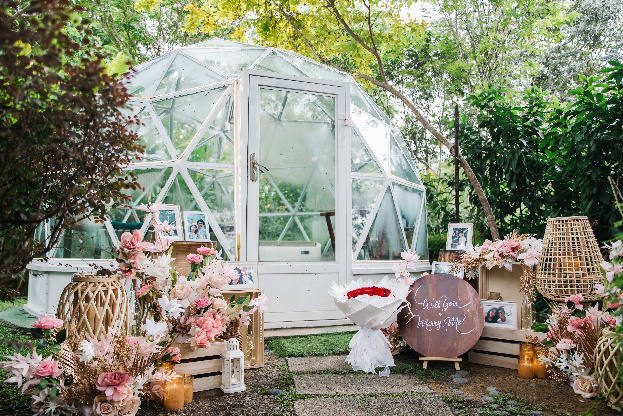 Garden dome with pastel flowers